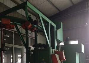 濟南歷下區(qū)拋丸機案例，型號為Q376雙掛鉤式打砂機